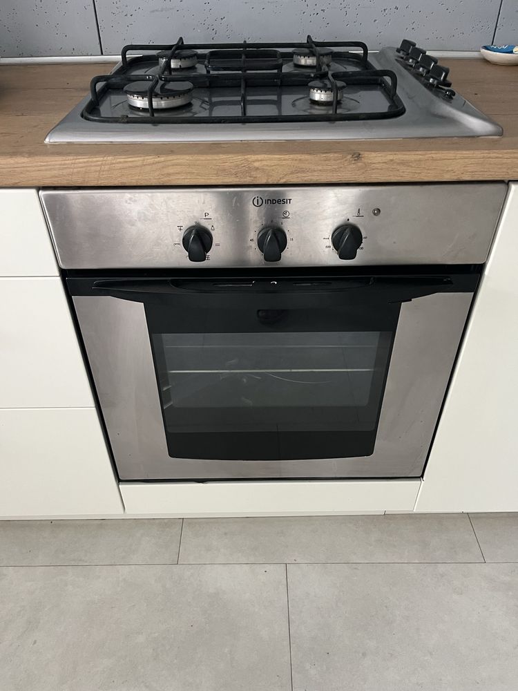 Piekarnik elektryczny i plyta gazowa INDESIT