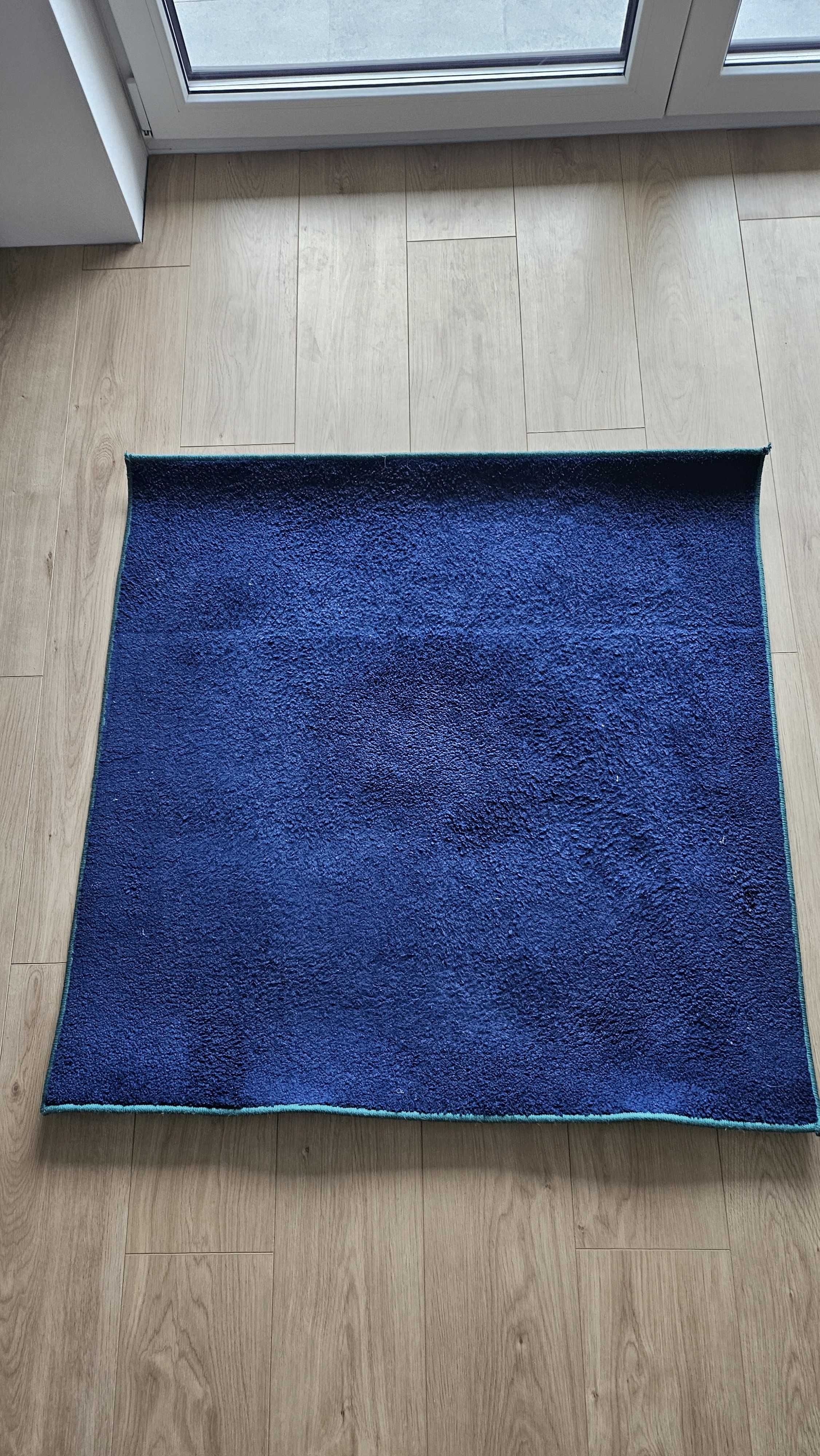 Dywan 1m x 1m granatowy pod krzesło/stolik