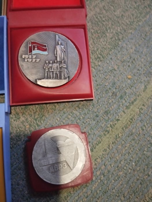 Продам настольние медали