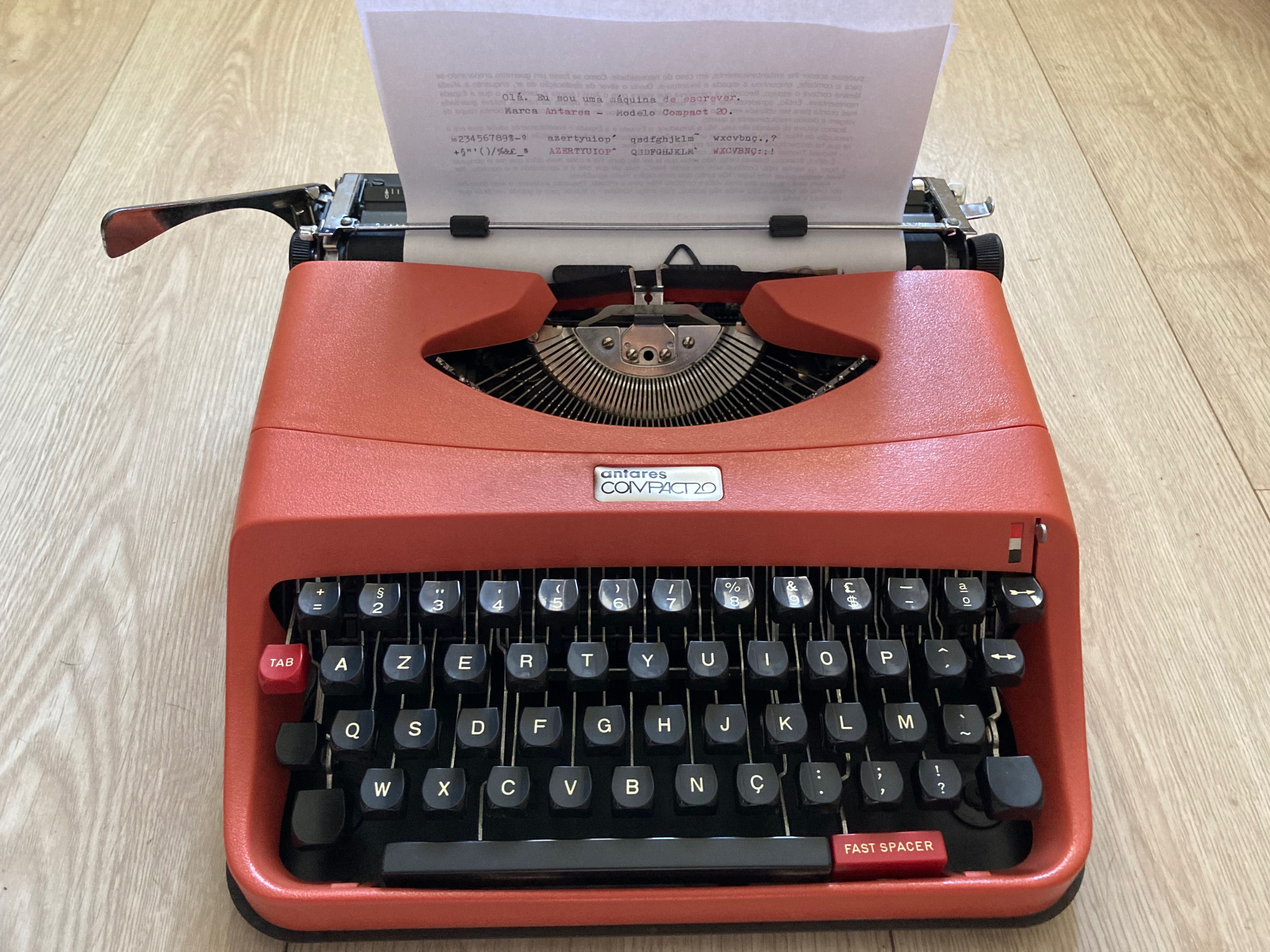 Máquina de escrever   ***   Antares