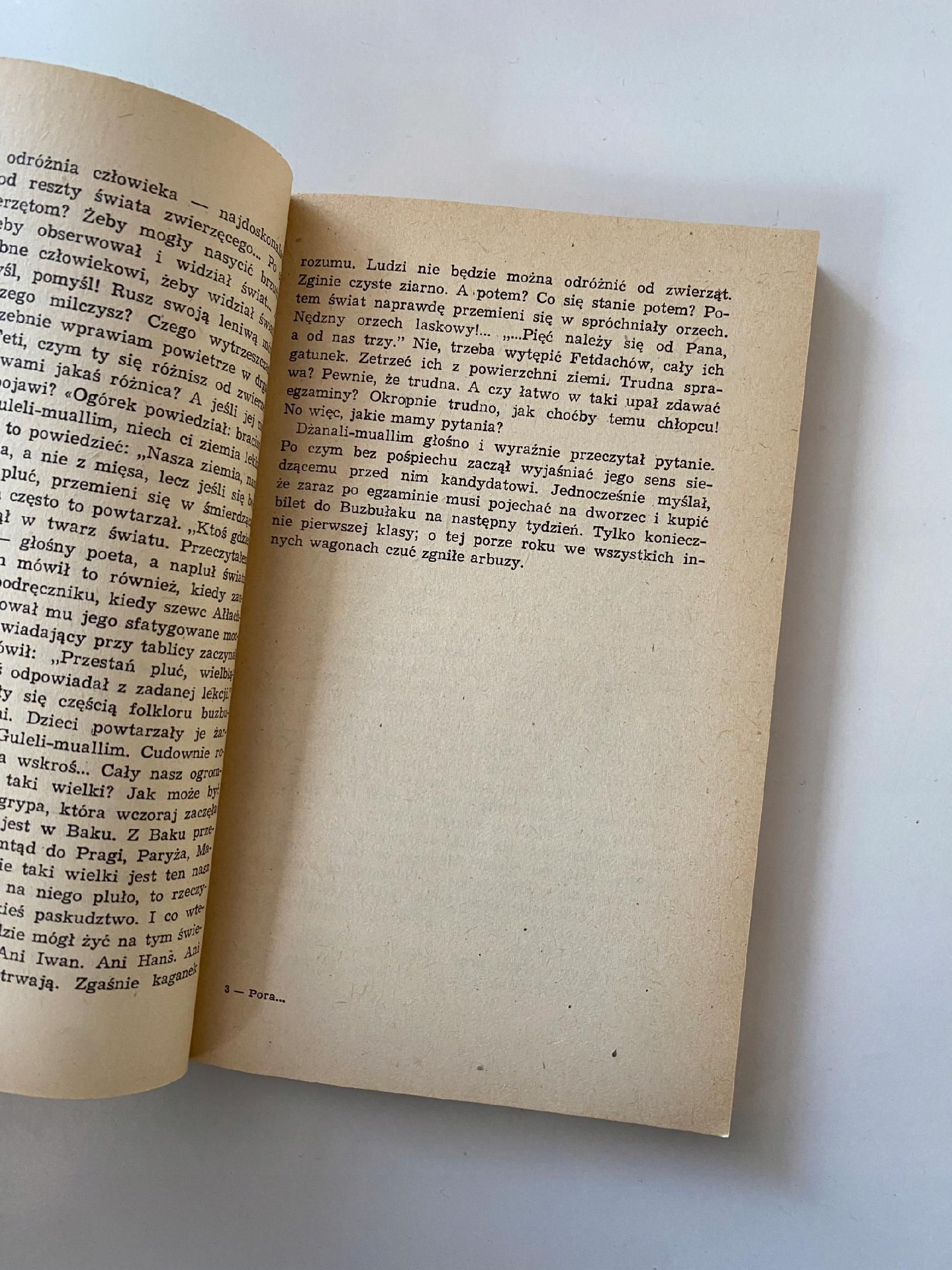 Pora Kwiecistych Sukien Akram Ajlisli