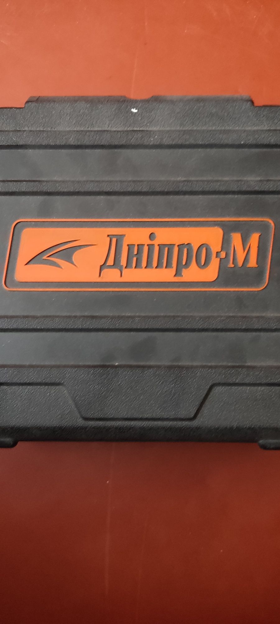Шуруповерт Дінро - М 12в
