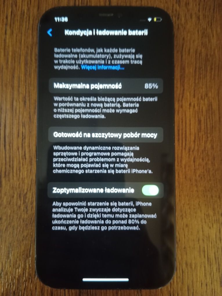 iPhone 12 85% baterii
