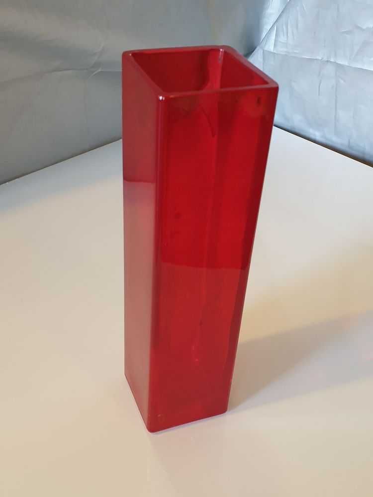 CZERWONY prosty sześcian, szklany WAZON 21 cm flakon - Vintage XX wiek