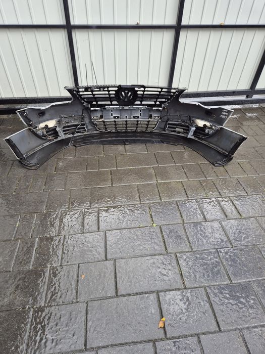 Zderzak przód przedni VW Passat b6 rok 09 kod lak LA7W pdcx4