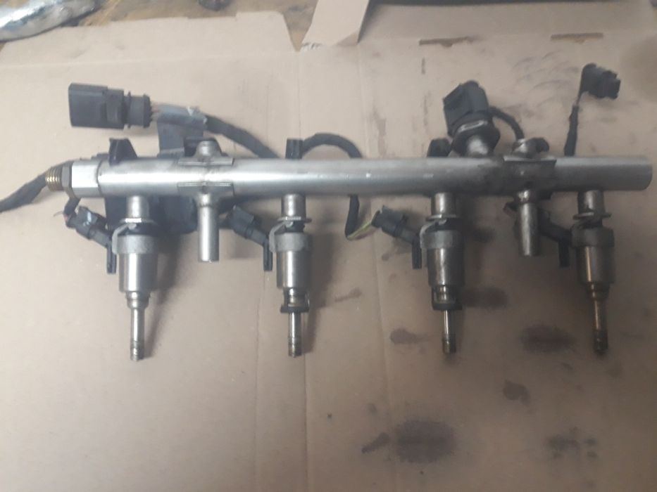 Listwa wtryskowa vw 1.8 tfsi cdhb