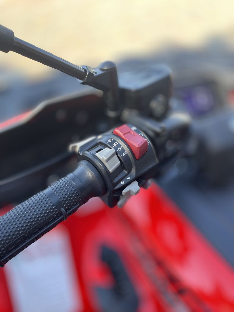 Квадроцикл CFMOTO CFORCE 520L Base Magma Red 2025