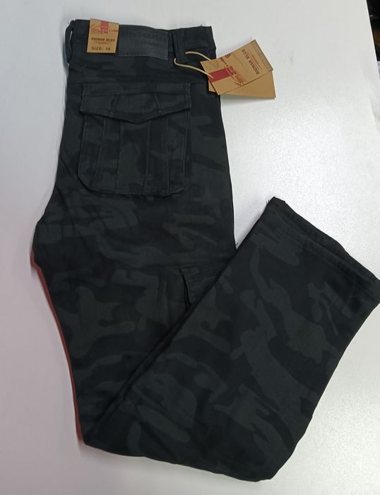 Bojówki ocieplane ciemne moro. Pas 94-96 cm