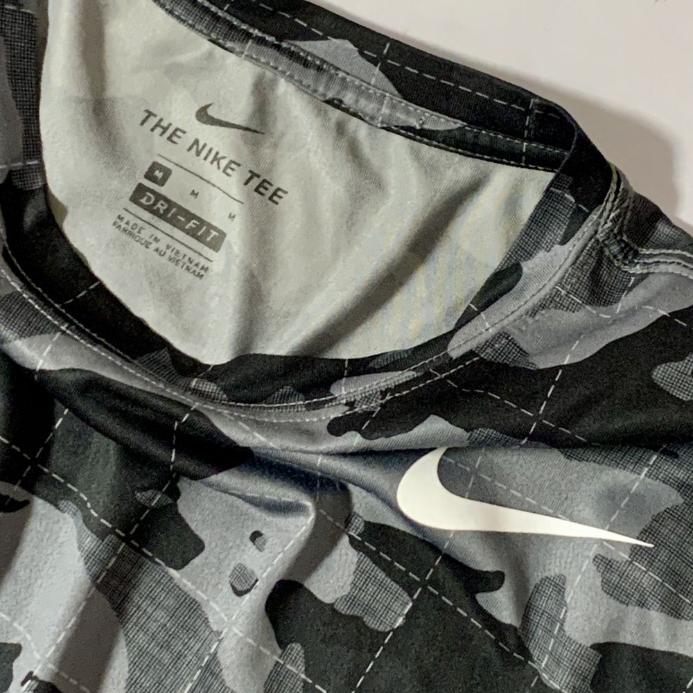 Оригінальна футболка Nike Dri-FIT Camo, ідеал, M