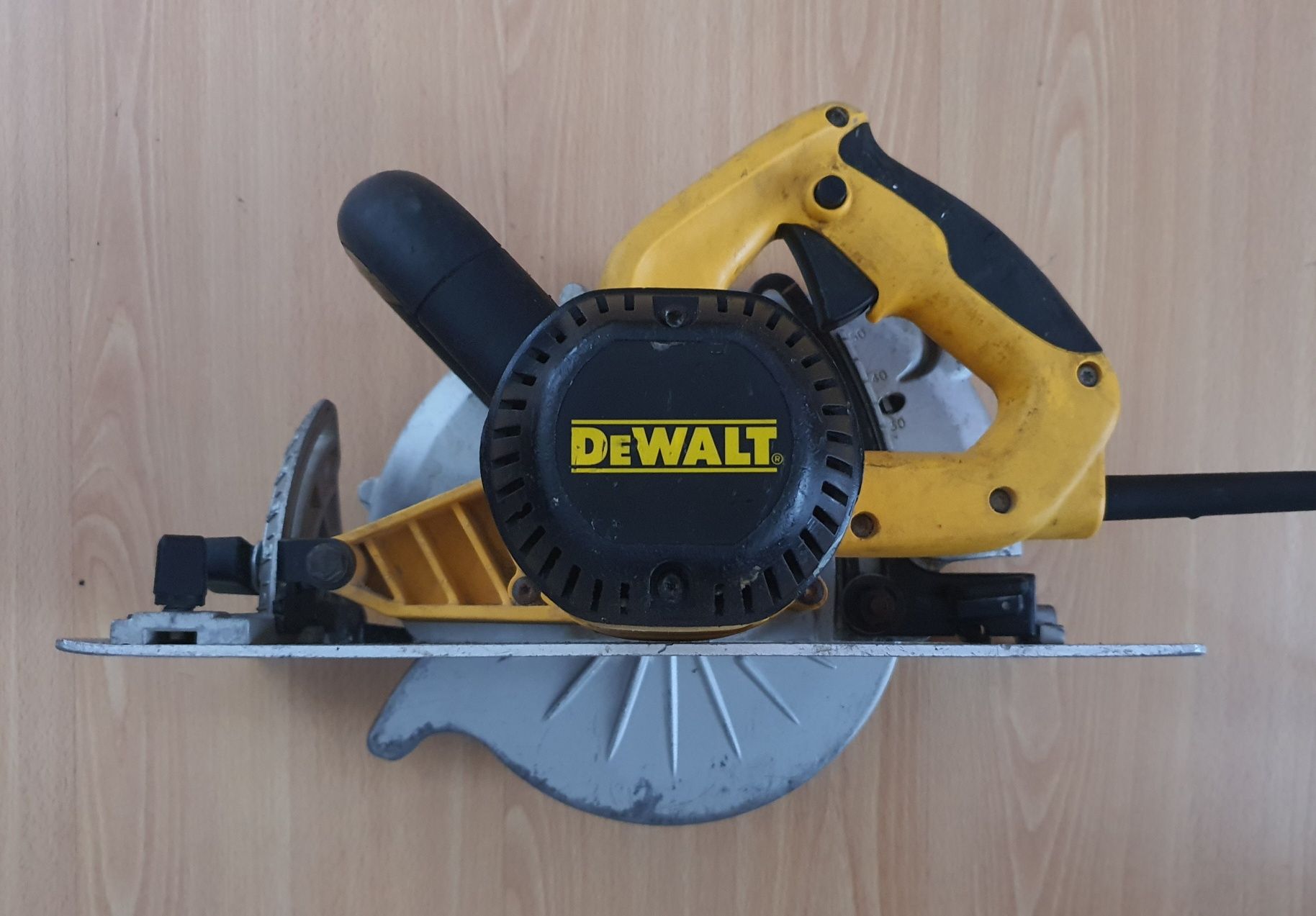 DEWALT D23650K D23650 Pilarka Piła Tarczowa 230V 1350W 190mm Walizka