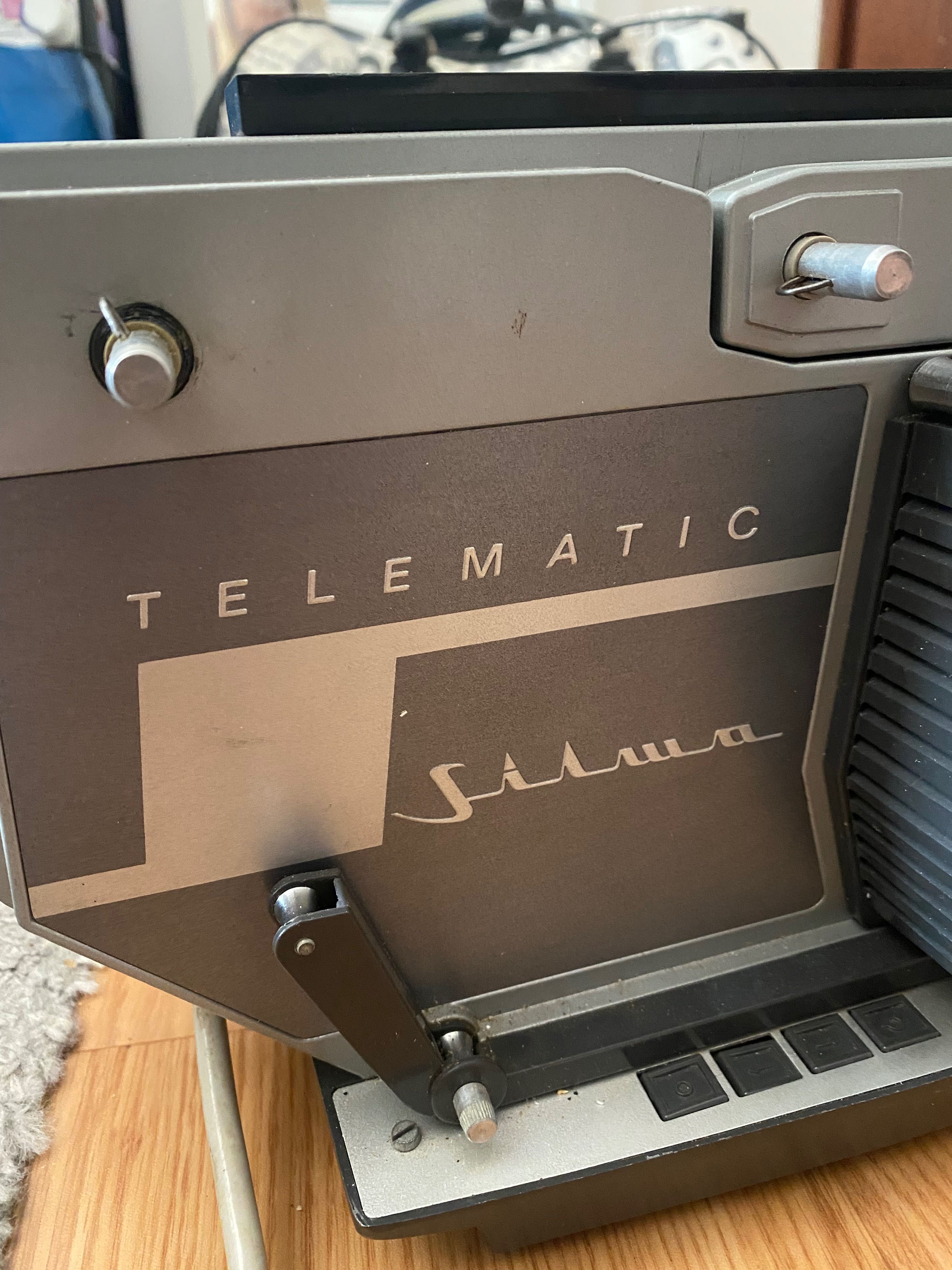 Máquina de projetar filmes de bobine