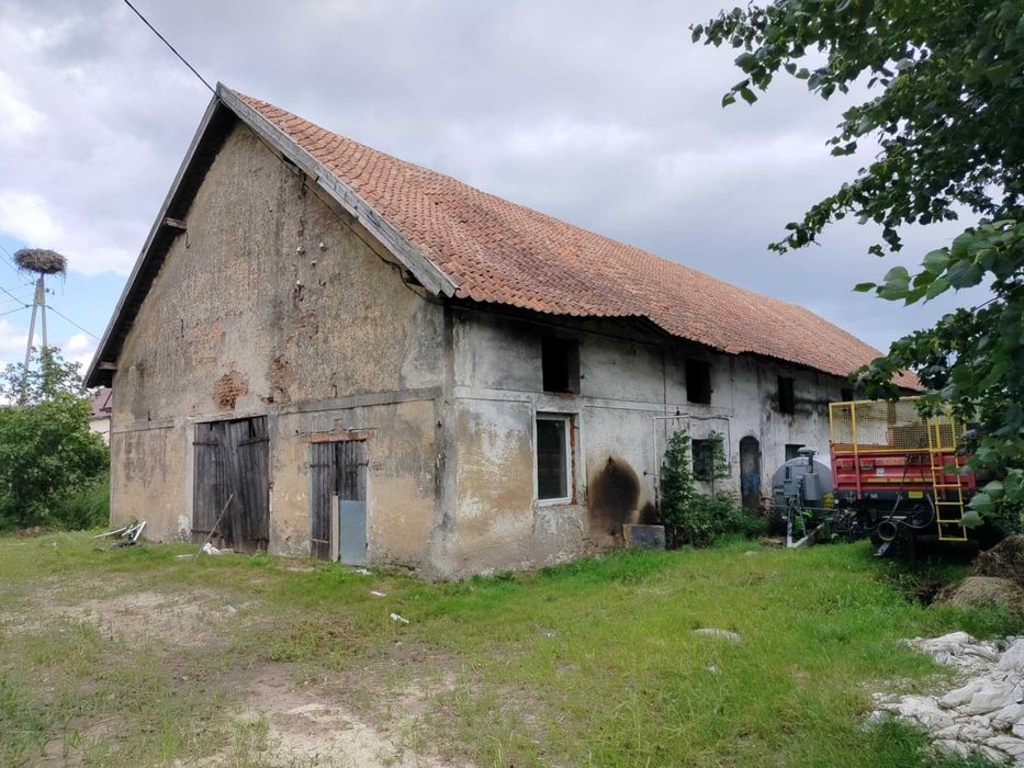 Nieruchomość z budynkiem
