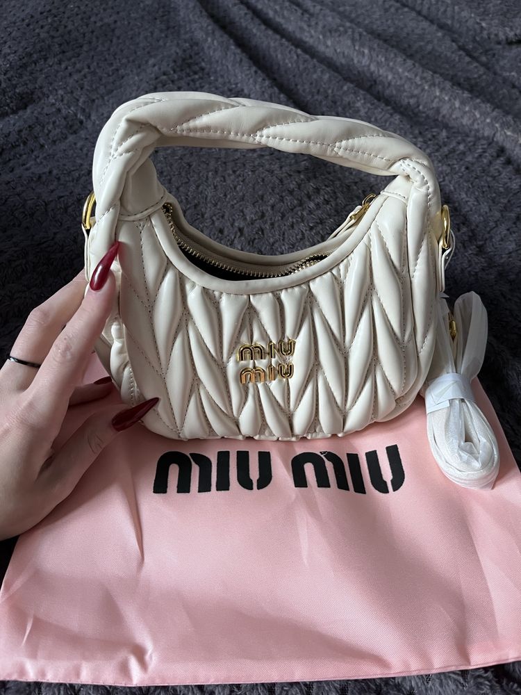 Miu miu Torebka Miu Miu Wander rozmiar uniwersalny Skóra