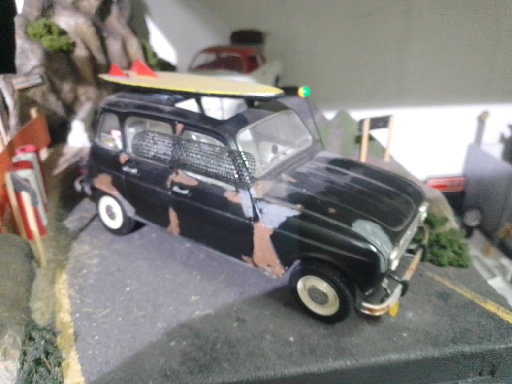 1/18 Renault 4 l única
