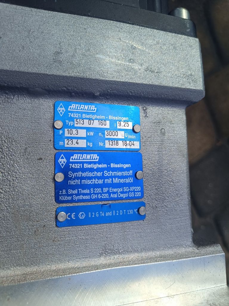 Serwomotor serwo servo z przekładnia
13.2A, mocny 
Rexroth mkd090b-047