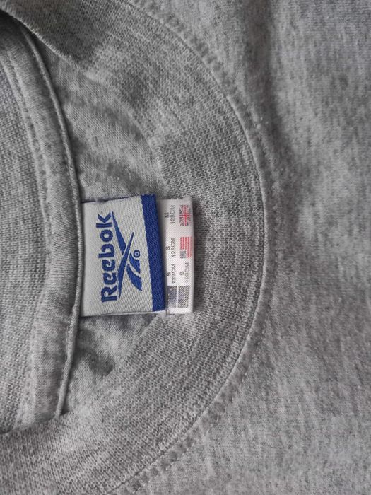 Tshirt Reebok tamanho 7/8 anos NOVA