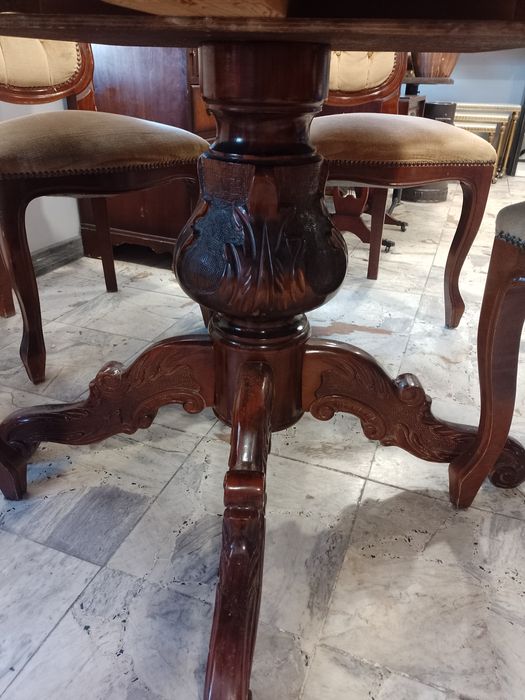 Stół rozkładany+cztery krzesła