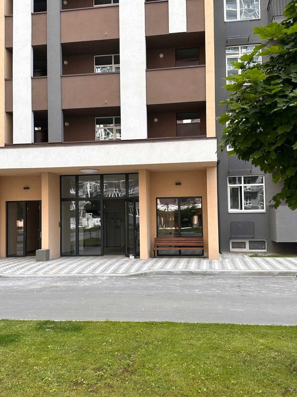 Продам 3 к.кв.  Кришталеві Джерела, Заболотного 148-В, 93 м.кв.