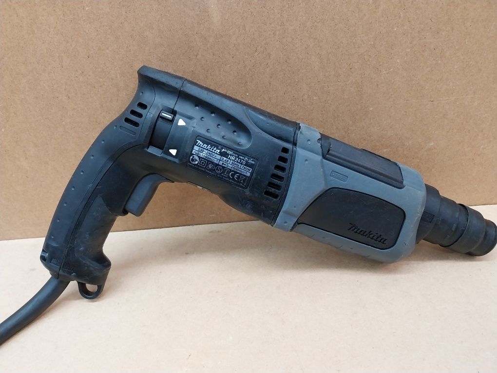 Makita HR2470 Młotowiertarka Udarowa 3Funkcyjna SDSPlus 780W