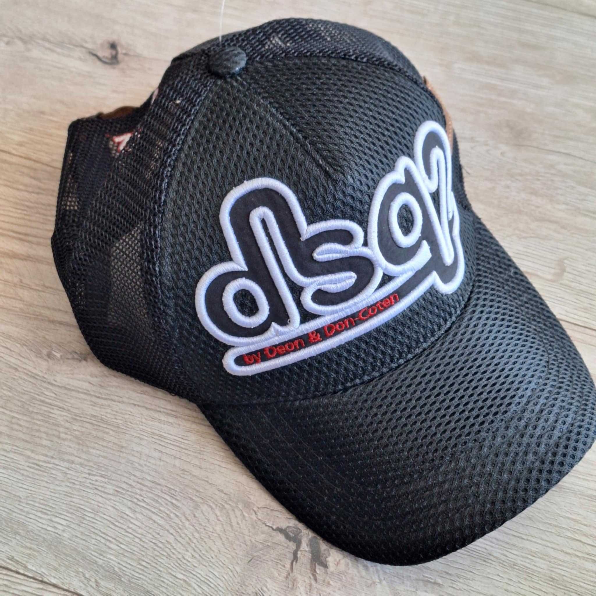 Czapka z daszkiem Dsquared dsq2