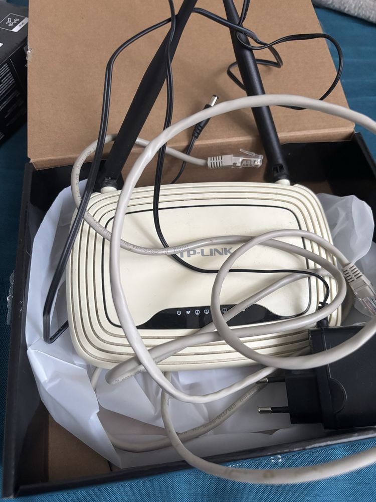 Router TP LINK model TL-WR841N