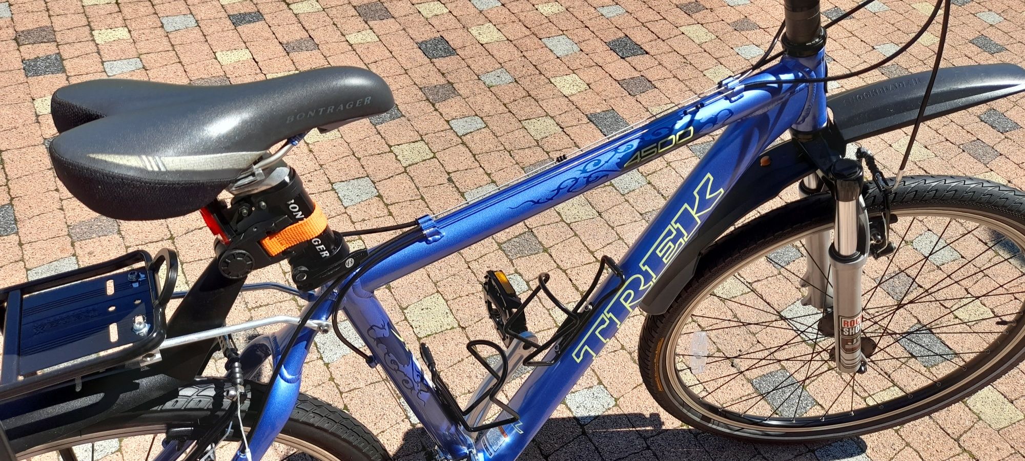 Rower Alu. TREK 4500/ Koła 26"/rama 18"/DEORE 3x9/Amortyzator 
Posiada