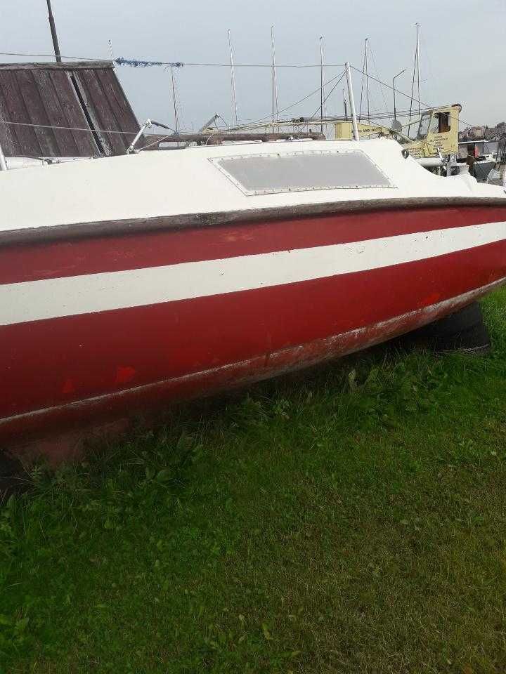 jacht żaglowy łódka venuska