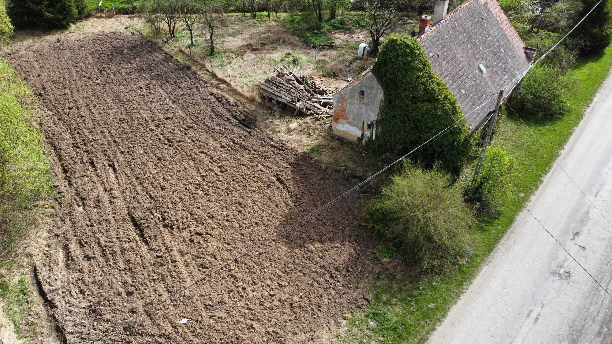 Ogród przy lesie 1628m2