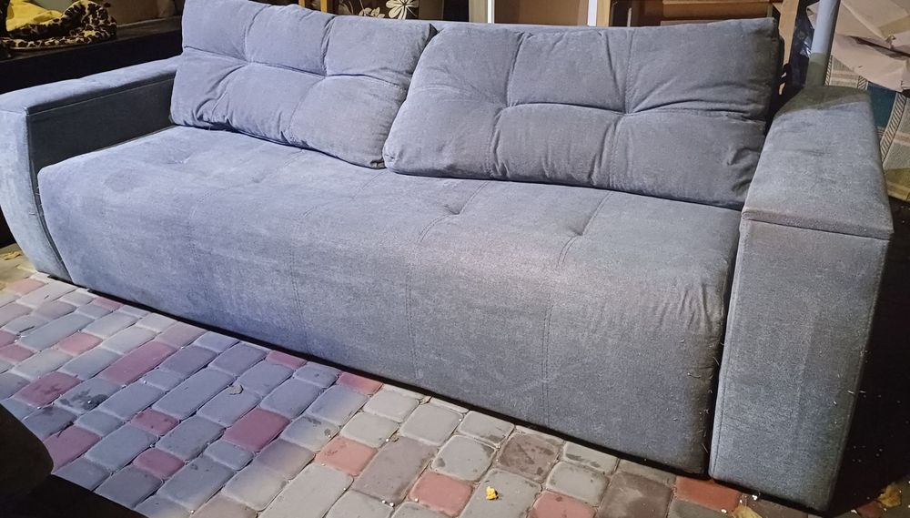 Продам диван еврокнижку .