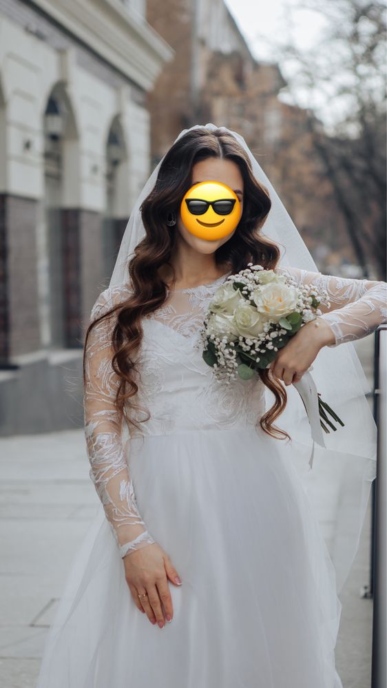 Продам весільну сукню