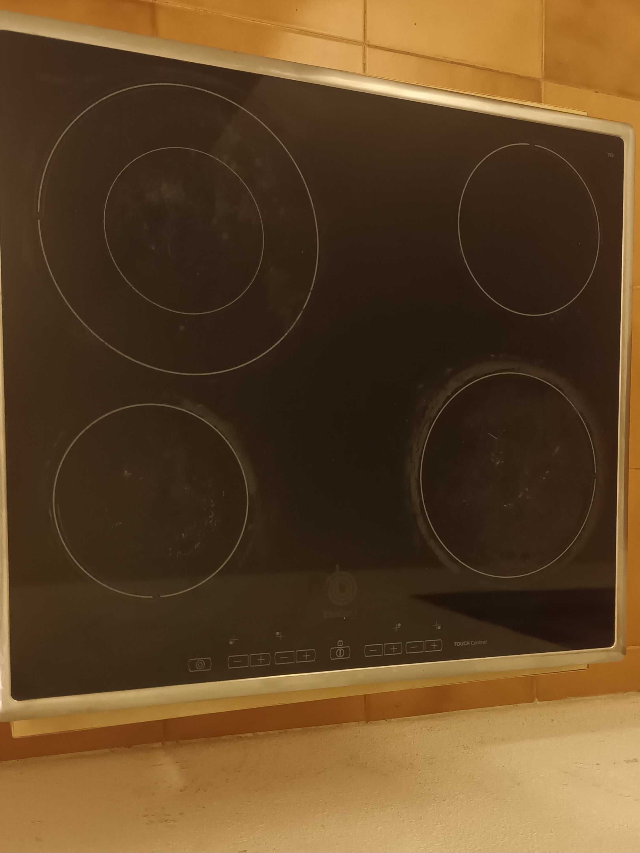 Placa eléctrica com 4 queimadores