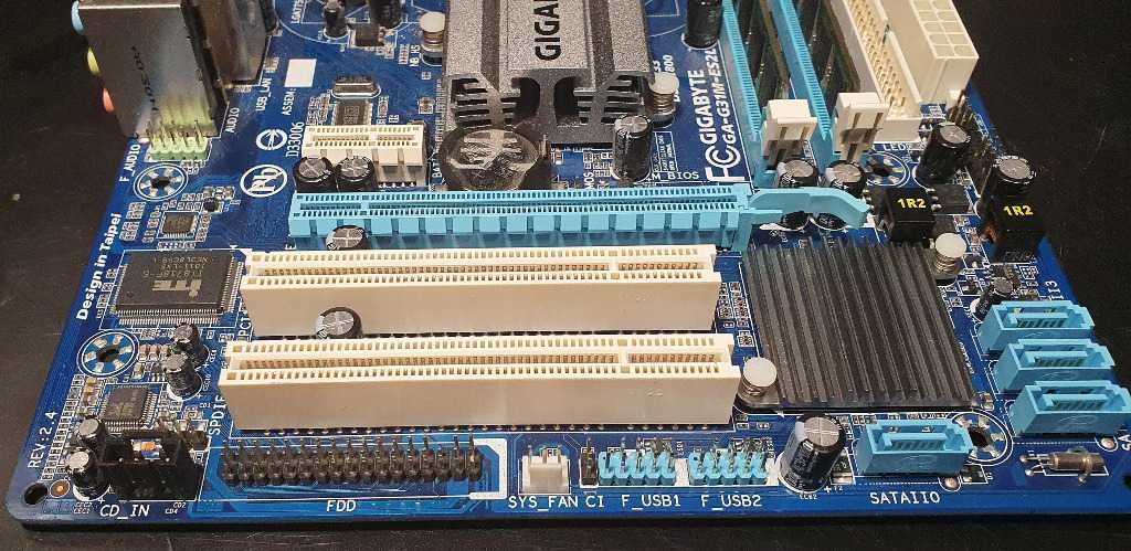 Gigabyte ga g31m es2l/Intel Quad Core 9400 2.6Ghz /4GB RAM DDR2