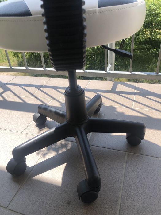 Krzesło biurkowe piłka nożna