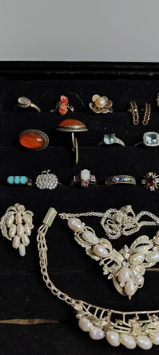 Елітні прикраси з срібла та золота з натуральним камінням