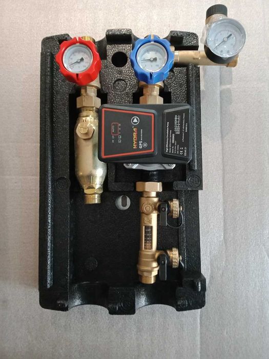 Zestaw solarny kolektory płaskie 2 X WEBER FX-PX 2.5 bez zbiornika