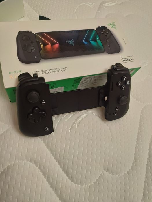 Універсальна мобільна ігрова консоль Razer Kishi V2 for iPhone