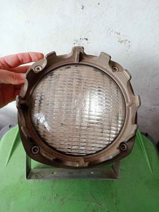 Holofotes subaquáticos