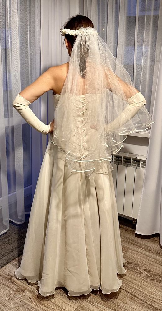 Suknia ślubna ecru rozmiar 38 używana