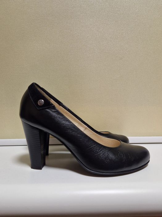 Женские кожаные туфли