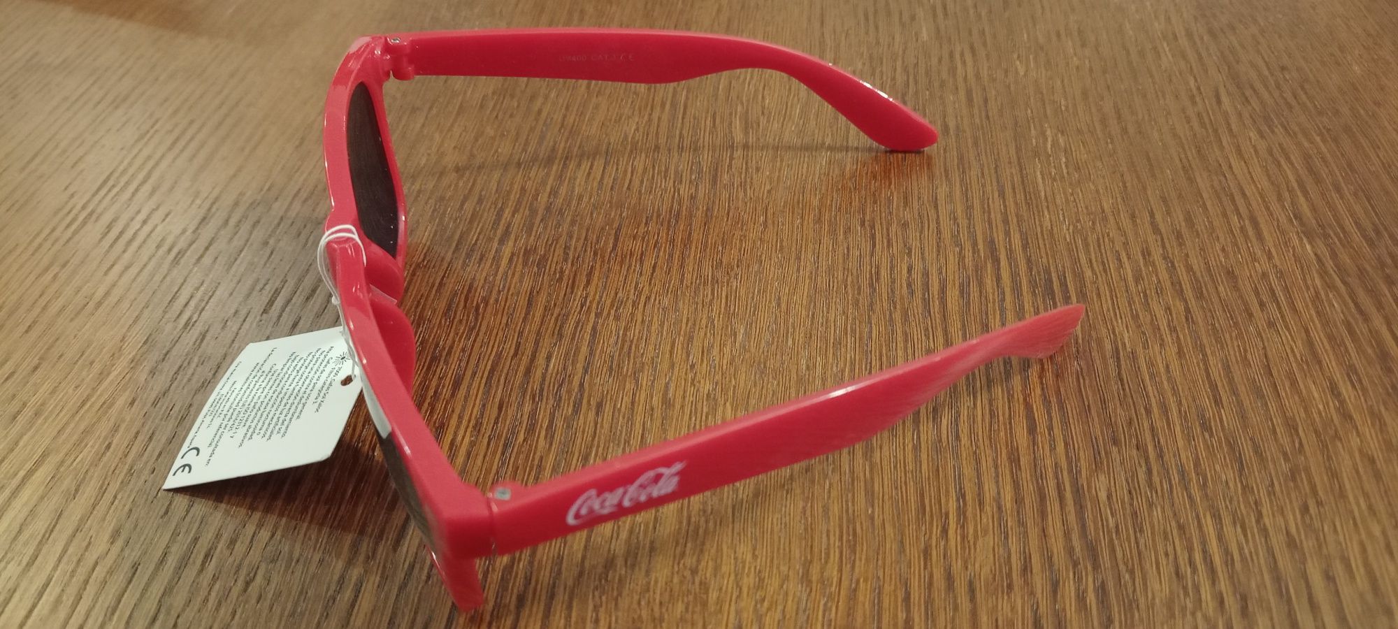 Okulary przeciwsłoneczne czerwone Coca Cola
