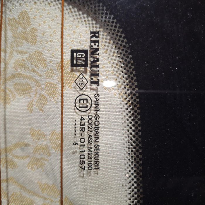 Szyby drzwi tylnych Renault Trafic III