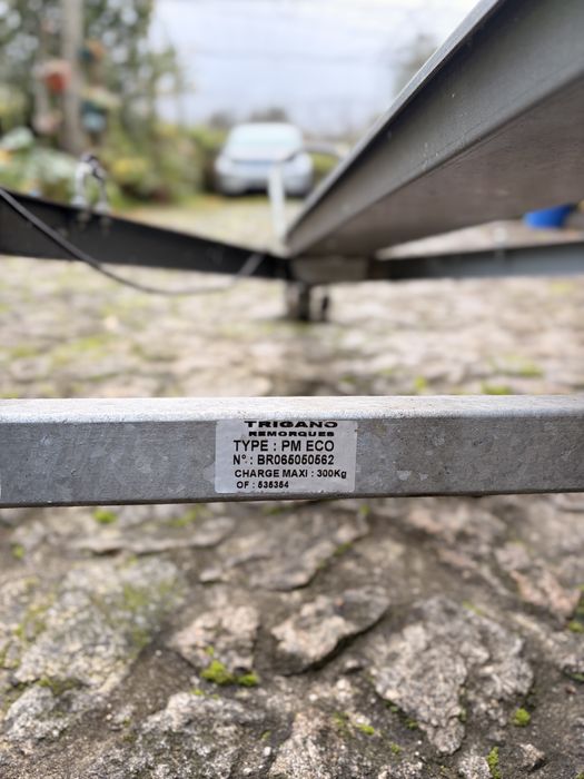 Atrlelado para uma moto