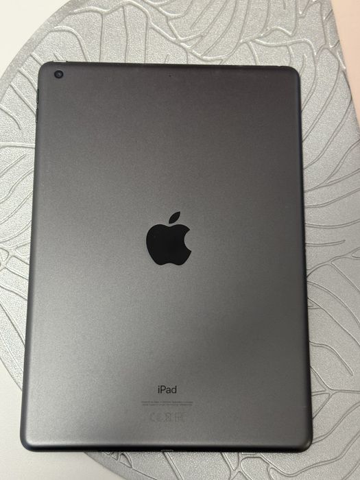 iPad 9. gen 10.2" + Apple Pencil 1. gen — jak nowy, komplet!