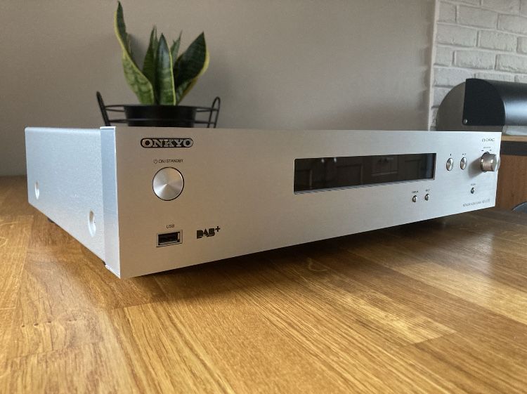 Odtwarzacz sieciowy streamer Onkyo NS-6170, komplet