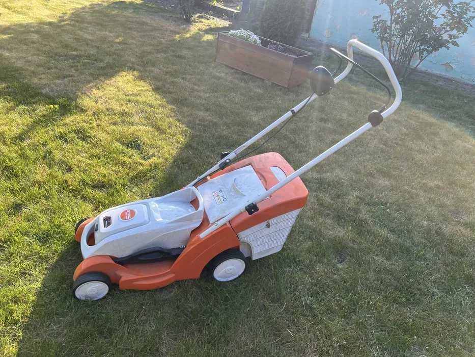 Kosiarka Stihl (dwa akumulatory) - wynajem z dowozem 24h/7
