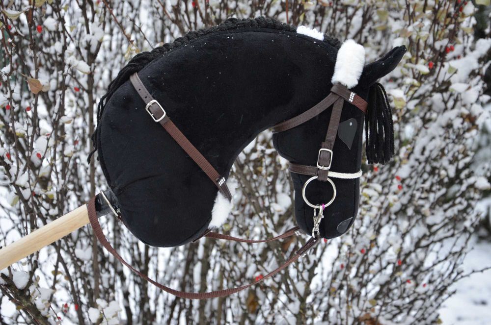 Czarny konik na patyku hobby horses A3