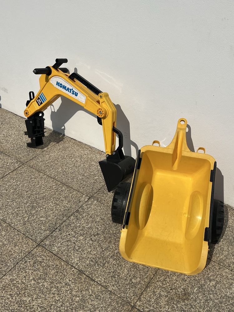 Trator escavadora de brincar