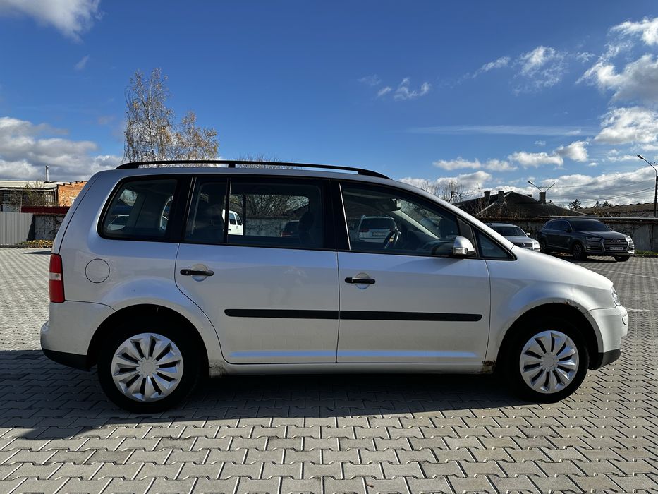 Volkswagen Touran 1.6 бензин MPI