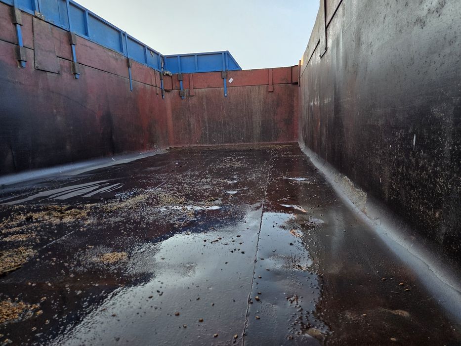 Przyczepa skorupowa lyonnet brimont  12, 14 ton