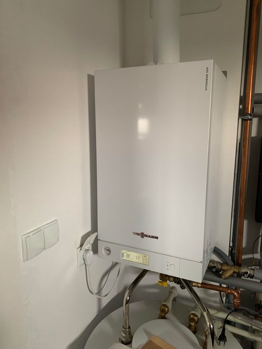 Piec Gazowy Viessmann vitodens 100+zbiornik CWU+termostat 2,5 letni